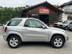 Gris / plata Usado 2004 Toyota RAV4 Sol SUV | 10.999 € (Un poco caro)