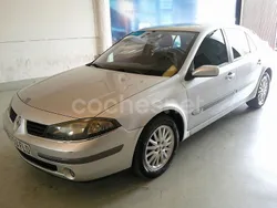 Gris / plata Usado 2007 Renault Laguna III Expression Berlina | 2490 € (Precio justo)