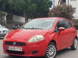 Rojo Usado 2007 Fiat Grande Punto Active Utilitario | 3800 € (Un poco caro)