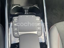 Gris / plata Usado 2022 Mercedes GLB200 SUV | 39.000 € (Precio justo)