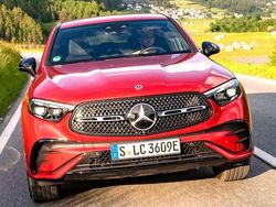 Rojo Usado 2025 Mercedes GLC300 Coupe | 69.900 €