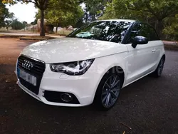 Blanco Usado 2012 Audi A1 Ambition Utilitario | 10.990 € (Precio justo)