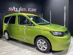 Verde Usado 2021 VW Caddy Beach Monovolumen | 21.950 € (Caro)