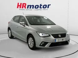 Gris Usado 2023 Seat Ibiza Style Utilitario | 13.850 € (Precio justo)