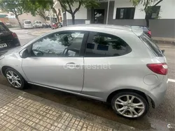 Gris / plata Usado 2008 Mazda 2 Active Berlina | 4500 € (Precio justo)