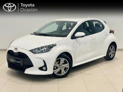 Blanco Usado 2024 Toyota Yaris Hybrid Active Berlina | 22.100 € (Precio justo)