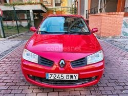Rojo Usado 2006 Renault Mégane II Expression Berlina | 2800 € (Precio justo)