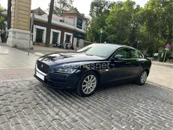 Azul Usado 2015 Jaguar XE Prestige Berlina | 18.000 € (Caro)
