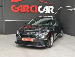 Gris / plata Usado 2021 Kia Ceed Berlina | 12.999 € (Buen precio)