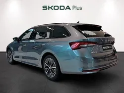 Gris / plateado Usado 2025 Skoda Octavia Selection Familiar | 31.990 € (Precio justo)