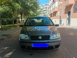 Gris / plata Usado 2005 Fiat Punto Dynamic Utilitario | 2399 € (Precio justo)