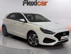 Blanco Usado 2024 Hyundai i30 Berlina | 18.990 € (Precio justo)