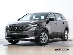 Gris / plata Usado 2023 Peugeot 5008 Active Monovolumen | 27.990 € (Precio justo)