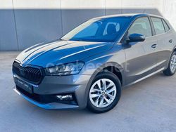 Gris / plata Usado 2023 Skoda Fabia Essence Utilitario | 15.700 € (Un poco caro)