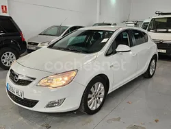 Blanco Usado 2012 Opel Astra Sportive Berlina | 7990 € (Un poco caro)
