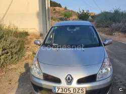 Gris / plata Usado 2006 Renault Clio II Dynamique Berlina | 1799 € (Precio justo)