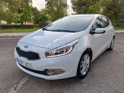 Blanco Usado 2015 Kia Ceed GT Berlina | 7990 € (Precio justo)