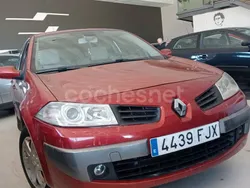 Granate Usado 2008 Renault Mégane III Authentique Berlina | 2200 € (Precio justo)