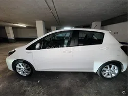 Blanco Usado 2014 Toyota Yaris Hybrid Advance Berlina | 10.800 € (Super precio)