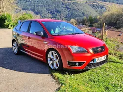 Rojo Usado 2007 Ford Focus ST Berlina | 9999 € (Precio justo)