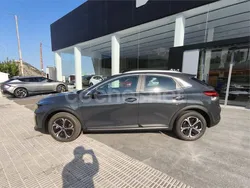 Gris / plata Usado 2024 Kia XCeed SUV | 27.540 € (Un poco caro)
