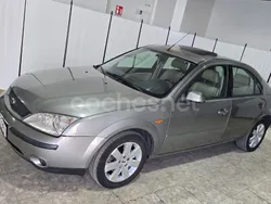 Gris / plata Usado 2003 Ford Mondeo Trend Berlina | 2500 € (Precio justo)