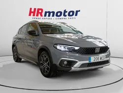 Gris / plata Usado 2022 Fiat Tipo Cross Berlina | 13.710 € (Precio justo)