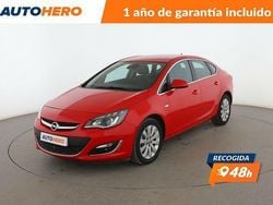 Rojo Usado 2014 Opel Astra Innovation Berlina | 9899 € (Precio justo)