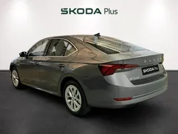 Gris Nuevo 2024 Skoda Octavia Selection | 28.990 € (Precio justo)