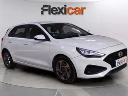 Blanco Usado 2024 Hyundai i30 Berlina | 17.990 € (Precio justo)
