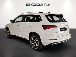 Blanco Usado 2025 Skoda Karoq SportLine SUV | 33.990 € (Caro)