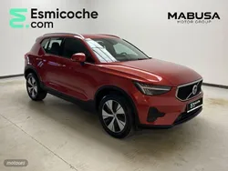 Rojo Usado 2023 Volvo XC40 Core SUV | 29.300 € (Precio justo)