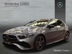 Mountaingrau met. Usado 2023 Mercedes A200 AMG line Berlina | 37.900 € (Un poco caro)