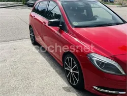 Rojo Usado 2014 Mercedes B180 Monovolumen | 15.500 € (Precio justo)