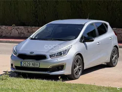 Gris / plata Usado 2016 Kia Ceed GT Berlina | 8400 € (Super precio)