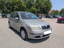 Beige Usado 2007 Skoda Fabia Comfort Berlina | 1999 € (Precio justo)
