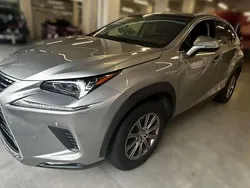 Gris Usado 2018 Lexus NX300h Business Edition SUV | 25.900 € (Precio justo)