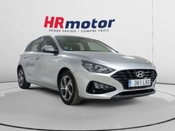 Gris / plata Usado 2022 Hyundai i30 Berlina | 16.490 € (Precio justo)