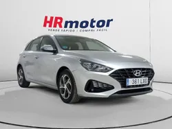 Gris / plata Usado 2022 Hyundai i30 Berlina | 16.510 € (Precio justo)