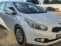 Blanco Usado 2014 Kia Ceed Berlina | 6900 € (Precio justo)