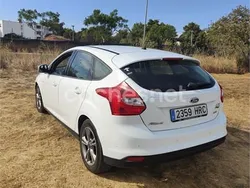 Blanco Usado 2013 Ford Focus Trend Berlina | 5100 € (Buen precio)