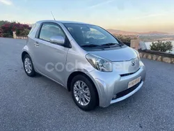 Gris / plata Usado 2011 Toyota iQ Utilitario | 6500 € (Precio justo)