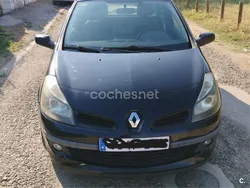 Negro Usado 2005 Renault Clio II Dynamique Berlina | 3500 € (Precio justo)