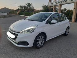 Blanco Usado 2019 Peugeot 208 Active Utilitario | 9300 €