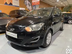 Negro Usado 2013 Hyundai i20 Classic Berlina | 6490 €