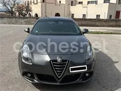 Gris / plata Usado 2015 Alfa Romeo Giulietta Utilitario | 11.290 € (Precio justo)