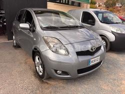 Gris / plata Usado 2010 Toyota Yaris Connect Style Berlina | 5490 € (Precio justo)