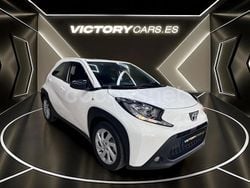 Blanco Usado 2023 Toyota Aygo Play Utilitario | 12.995 € (Precio justo)