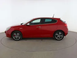 Rojo Usado 2014 Alfa Romeo Giulietta Distinctive Utilitario | 9799 € (Precio justo)