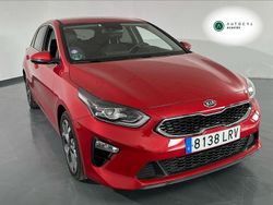 Rojo Usado 2021 Kia Ceed Berlina | 17.000 € (Un poco caro)